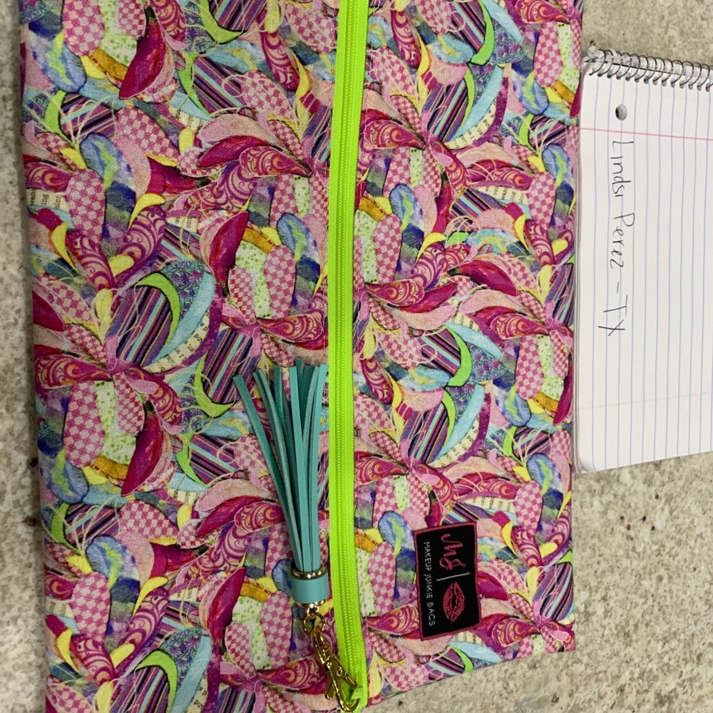 Size large makeup junkie bag